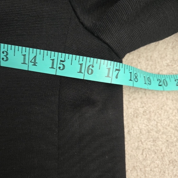 INGRAM ITALY Black Wool Midi Sweater Jacket. Size Small - Picture 12 of 13